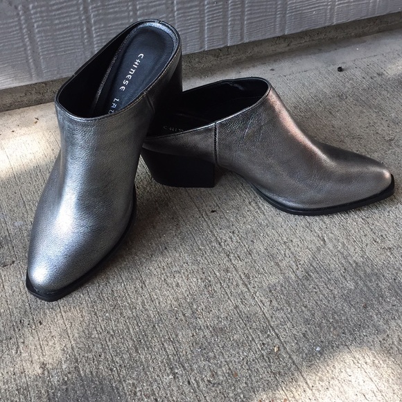 Shoes - •Chinese Laundry• mules